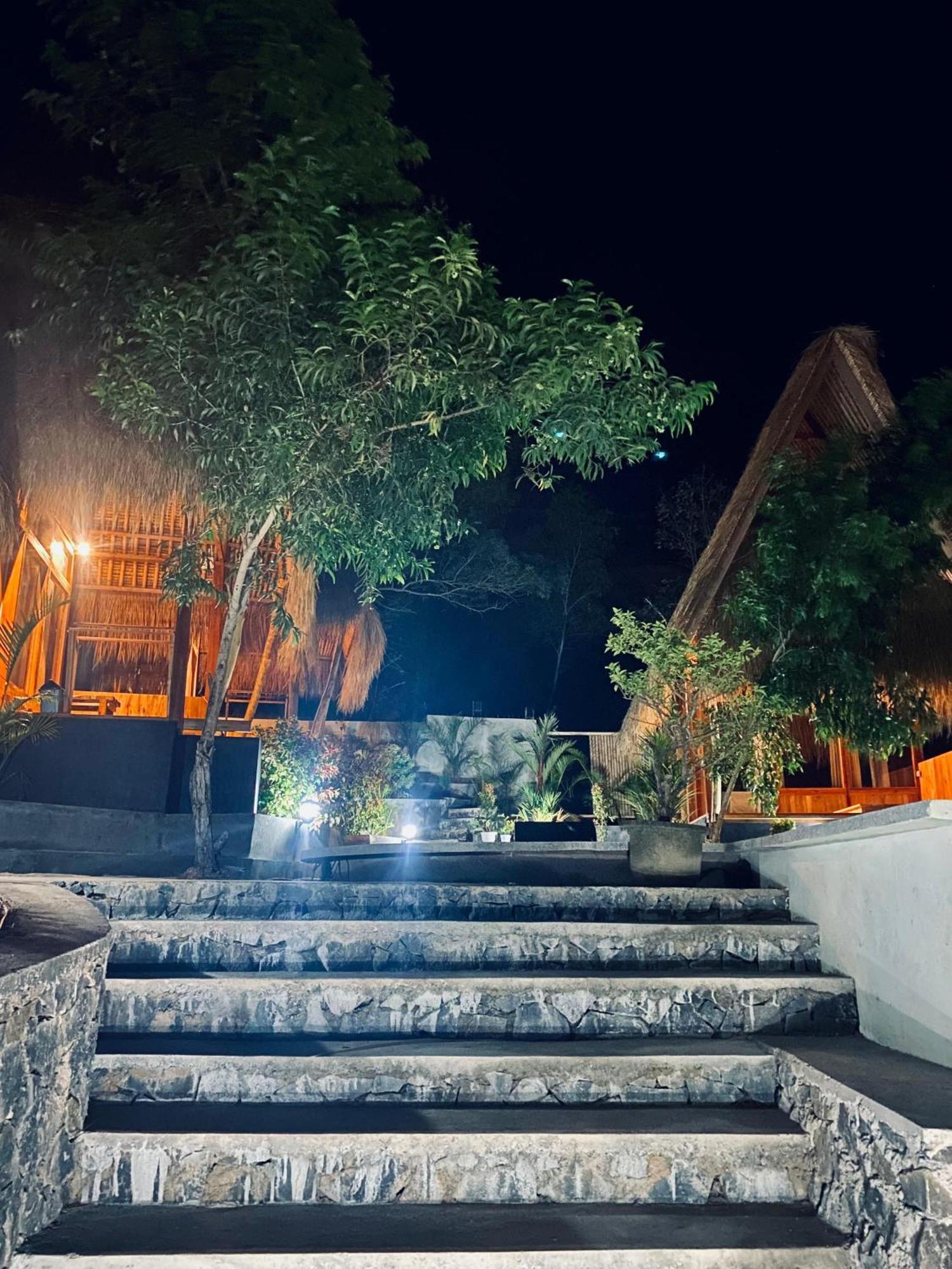 Sky Mountain Views Hotell Kuta  Eksteriør bilde